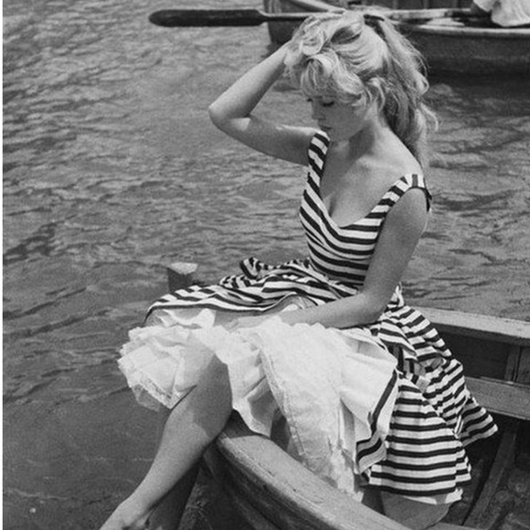 ✨ Offers Welcome ✨ - Picture 3 of 5